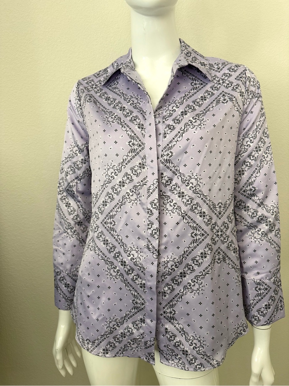 Light Lavender Bandana.Style Printed Button-Down Shirt